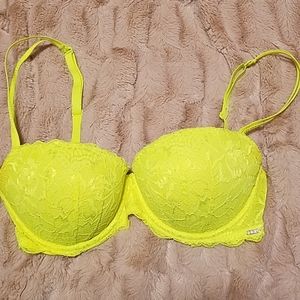 Pink Victoria Secret bra. Size 36d. EUC